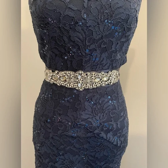 Gorgeous Formal Gown.                        Bag 90 - Picture 4 of 15